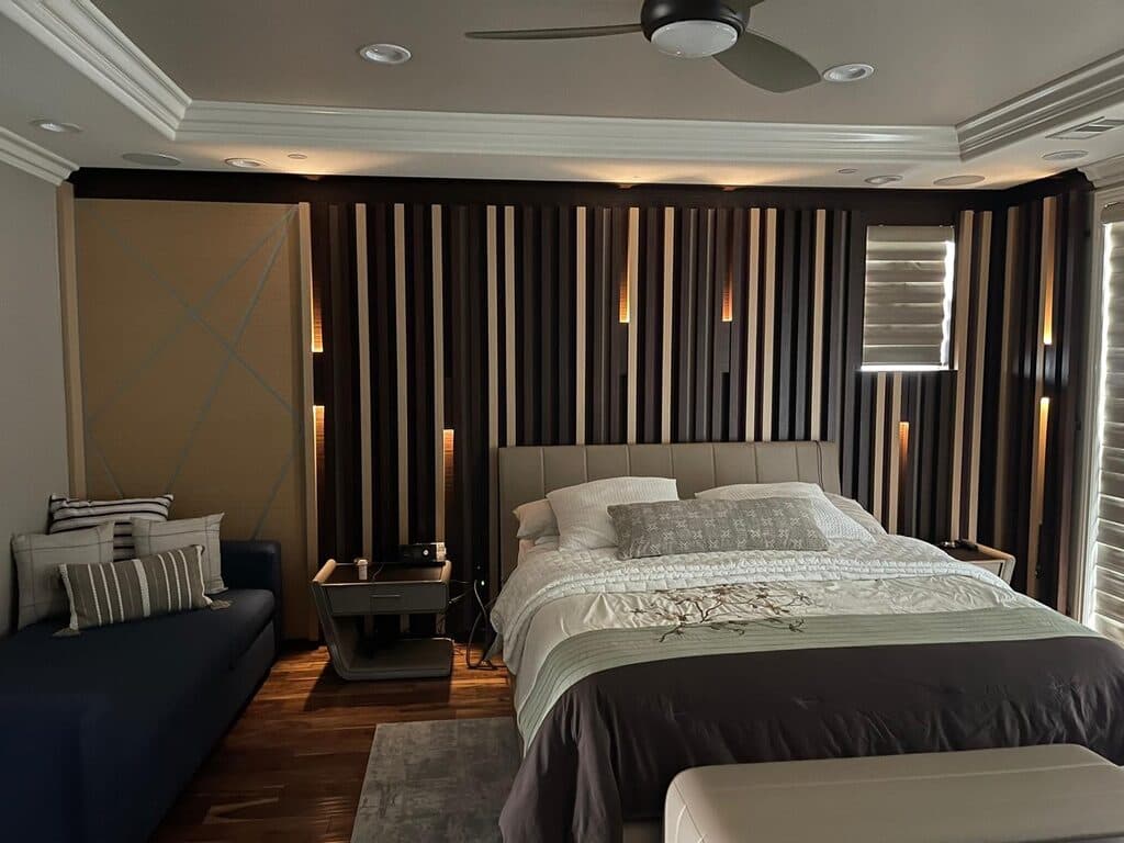 Slat accent wall, primary bedroom